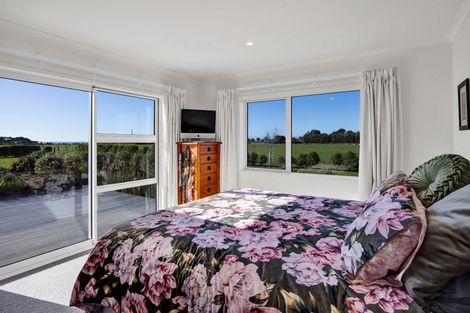 Photo of property in 60 Turangi Road, Motunui, Waitara, 4383