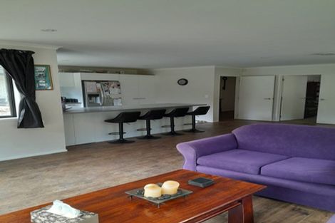 Photo of property in 296 Forest Hill Road, Waiatarua, Auckland, 0612