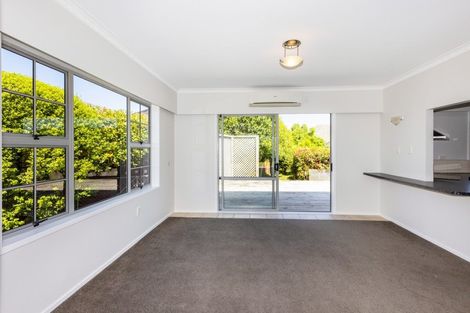 Photo of property in 114 Avondale Road, Taradale, Napier, 4112