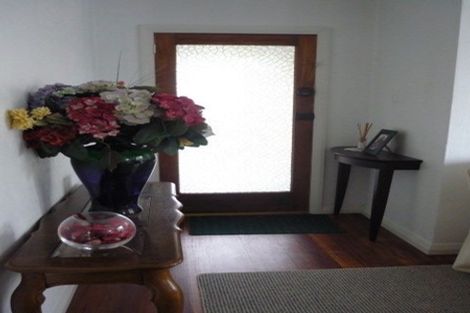 Photo of property in 21 Alberta Street, Point Chevalier, Auckland, 1022