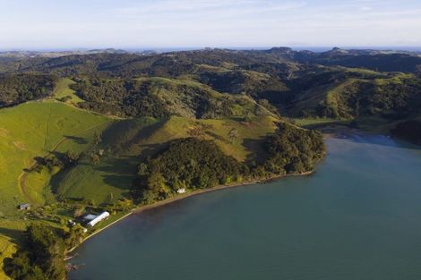 Photo of property in 59 Waimangu Road, Waiheke Island, 1971