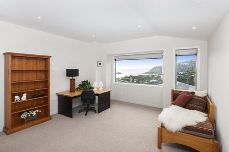 Photo of property in 2 Challenger Lane, Redcliffs, Christchurch, 8081