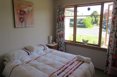 Photo of property in 14 Oxford Street, Waimate, 7924