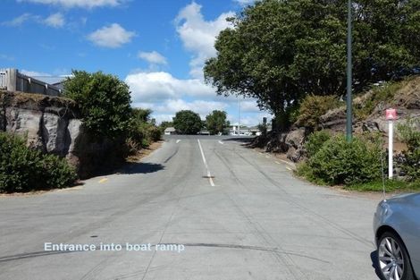 Photo of property in 2 Karoro Road, One Tree Point, 0118