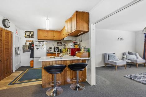 Photo of property in 111 Newlands Road, Newlands, Wellington, 6037