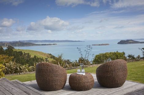 Photo of property in 15a Te Papa Road, Kawakawa Bay, 2585