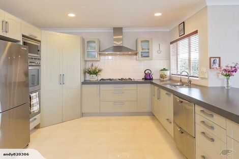 Photo of property in 2/3 Caldbeck Rise, Northpark, Auckland, 2013