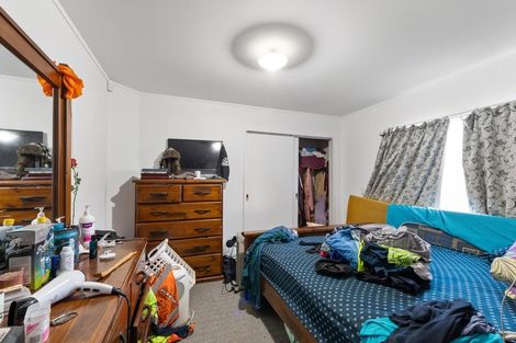 Photo of property in 2/6 Eulogy Place, Randwick Park, Auckland, 2105