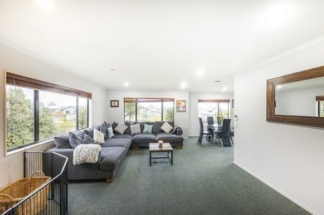 Photo of property in 35 Dahlstrom Grove, Kelvin Grove, Palmerston North, 4414