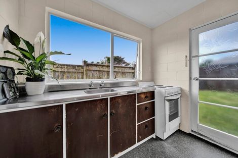 Photo of property in 10a Banks Street, Marfell, New Plymouth, 4310