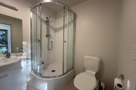 Photo of property in 37 Condor Place, Unsworth Heights, Auckland, 0632