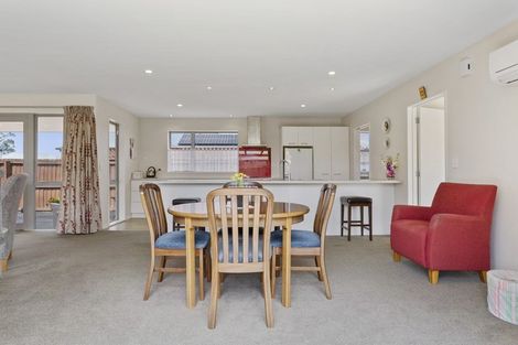 Photo of property in 2 Stonebridge Lane, Oxford, 7430