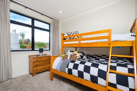 Photo of property in 265 Old North Road, Kumeu, 0892