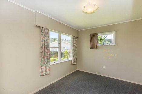 Photo of property in 5 Ruru Crescent, Heretaunga, Upper Hutt, 5018