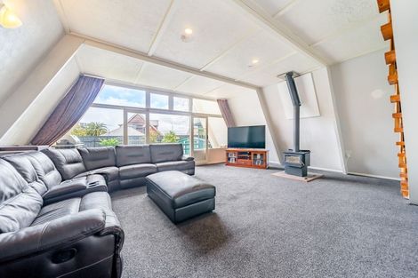 Photo of property in 23 Mangaroa Hill Road, Maoribank, Upper Hutt, 5018