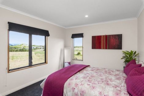 Photo of property in 184 Paetawa Road, Peka Peka, Waikanae, 5391