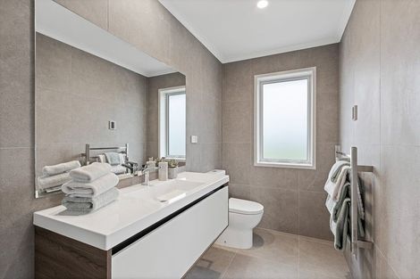 Photo of property in 35 Hayfield Way, Karaka, Papakura, 2113