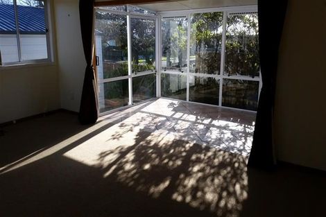 Photo of property in 15 Manu Crescent, Upper Vogeltown, New Plymouth, 4310