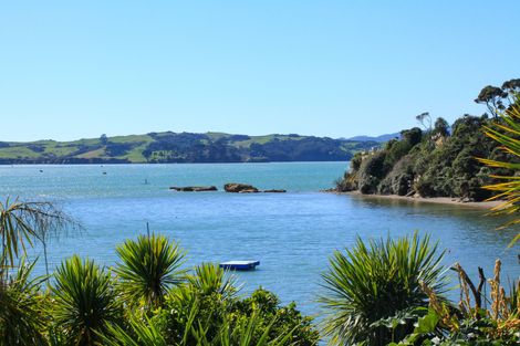Photo of property in 77 Lorenzen Bay Road, Raglan, 3225