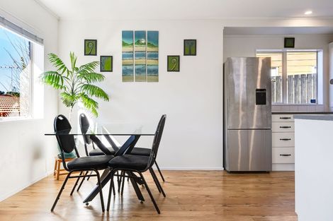 Photo of property in 5 Shadon Place, Stanmore Bay, Whangaparaoa, 0932