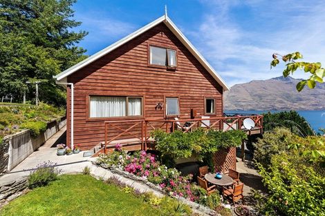 Photo of property in 15 Belfast Terrace, Queenstown, 9300