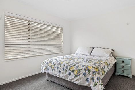 Photo of property in 2/50 Ambleside Drive, Burnside, Christchurch, 8053