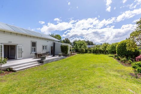 Photo of property in 16 Orchard Road, Greytown, 5712