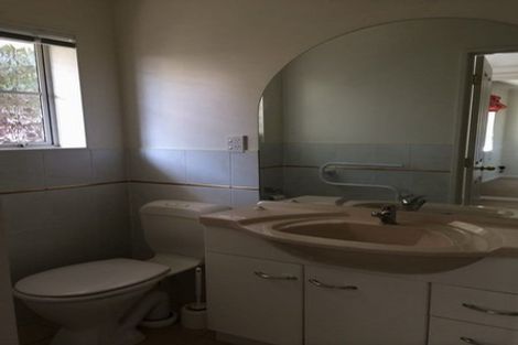 Photo of property in 30 Ponderosa Drive, Oteha, Auckland, 0632