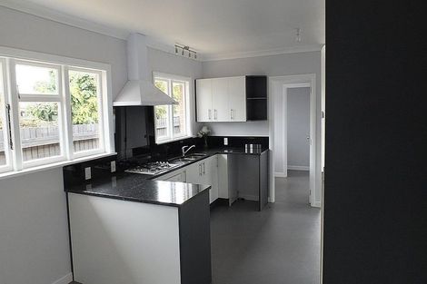 Photo of property in 124 Springs Road, Hornby, Christchurch, 8042