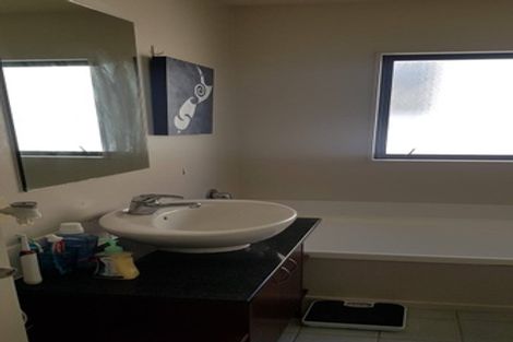 Photo of property in 8 Lumino Lane, Henderson, Auckland, 0612