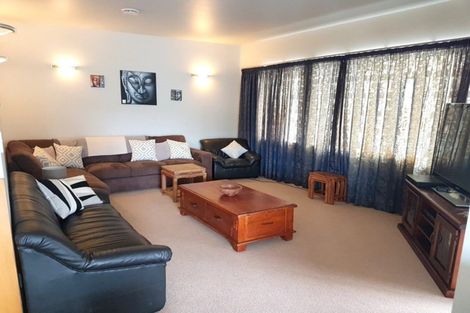 Photo of property in 141 Marsden Bay Drive, One Tree Point, 0118