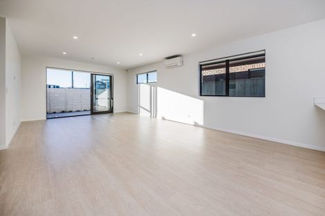 Photo of property in 126 Pepene Avenue, Takanini, 2112