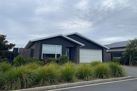 Photo of property in 10 Pioneer Crescent, Omokoroa, 3114