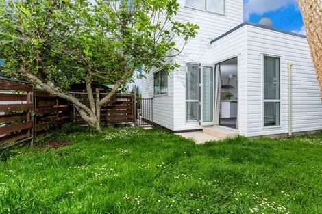 Photo of property in 44a Waverley Avenue, Glenfield, Auckland, 0629