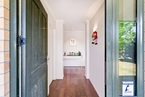 Photo of property in 15 Blowers Place, Halswell, Christchurch, 8025