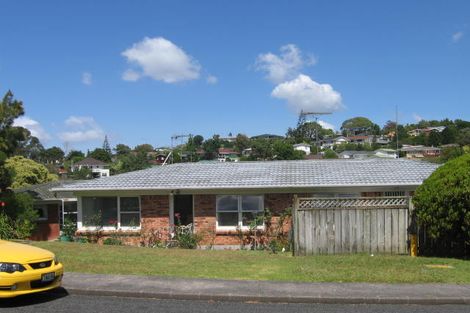 Photo of property in 1/8 Battle Place, Glenfield, Auckland, 0629