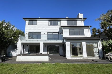 Photo of property in 114 Kittiwake Drive, Schnapper Rock, Auckland, 0632