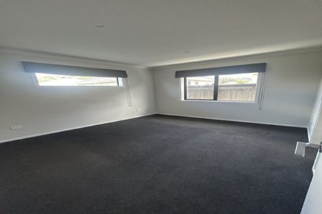 Photo of property in 15a Barton Grove, Naenae, Lower Hutt, 5011