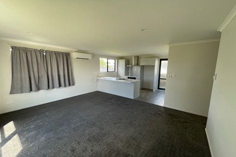 Photo of property in 9 Forbury Place, Mangere, Auckland, 2022