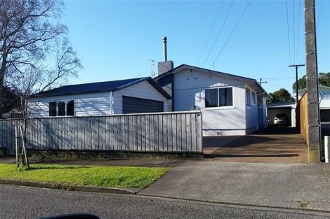 Photo of property in 15 Manu Crescent, Upper Vogeltown, New Plymouth, 4310