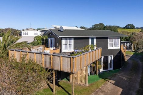 Photo of property in 262 Seaforth Road, Waihi Beach, 3611