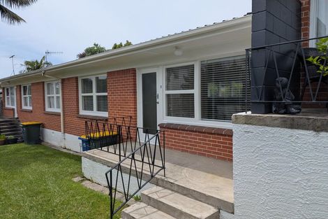 Photo of property in 3/25 Corunna Road, Milford, Auckland, 0620