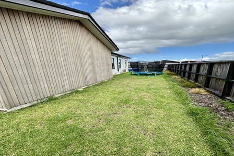 Photo of property in 18 Awatira Drive, Papamoa Beach, Papamoa, 3118