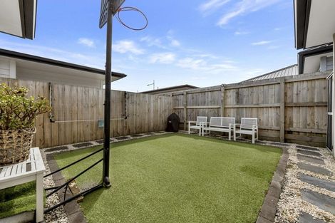 Photo of property in 25 Kapowai Boulevard, Takanini, 2112