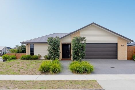 Photo of property in 2 Te Kio Crescent, Papamoa Beach, Papamoa, 3118
