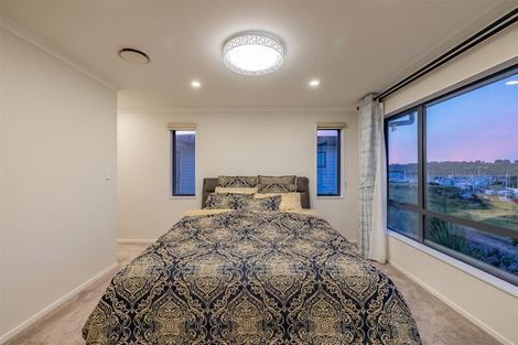 Photo of property in 4 Resolution Drive, Gulf Harbour, Whangaparaoa, 0930