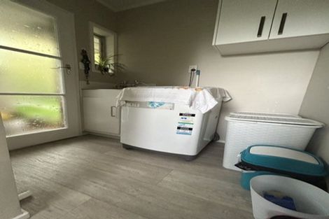 Photo of property in 2/65 High Road, Glenfield, Auckland, 0629