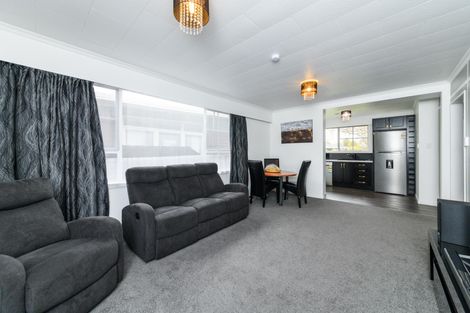 Photo of property in 5 Westhaven Grove, Takaro, Palmerston North, 4412