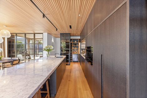 Photo of property in 40 Hewitts Road, Merivale, Christchurch, 8014