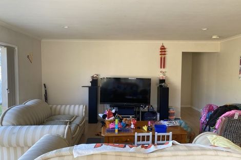 Photo of property in 30 Glencalder Place, Wattle Downs, Auckland, 2103